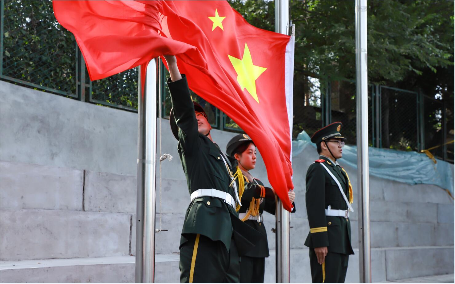 升国旗仪式 升国旗仪式